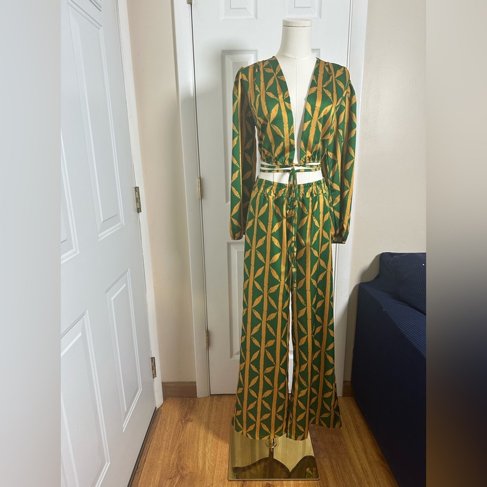 ITOO Two Pieces Set Green and Gold Straight Leg